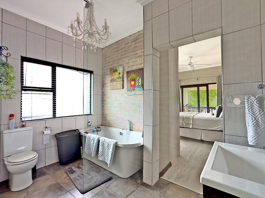 5 Bedroom Property for Sale in Luciana Country Estate Free State